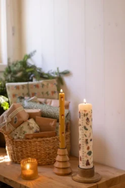 Warm Wonen|Herfst Decoratie*DILLE & KAMILLE Dinerkaarsen, geel met paddenstoelen, 25 cm, 2 stuks