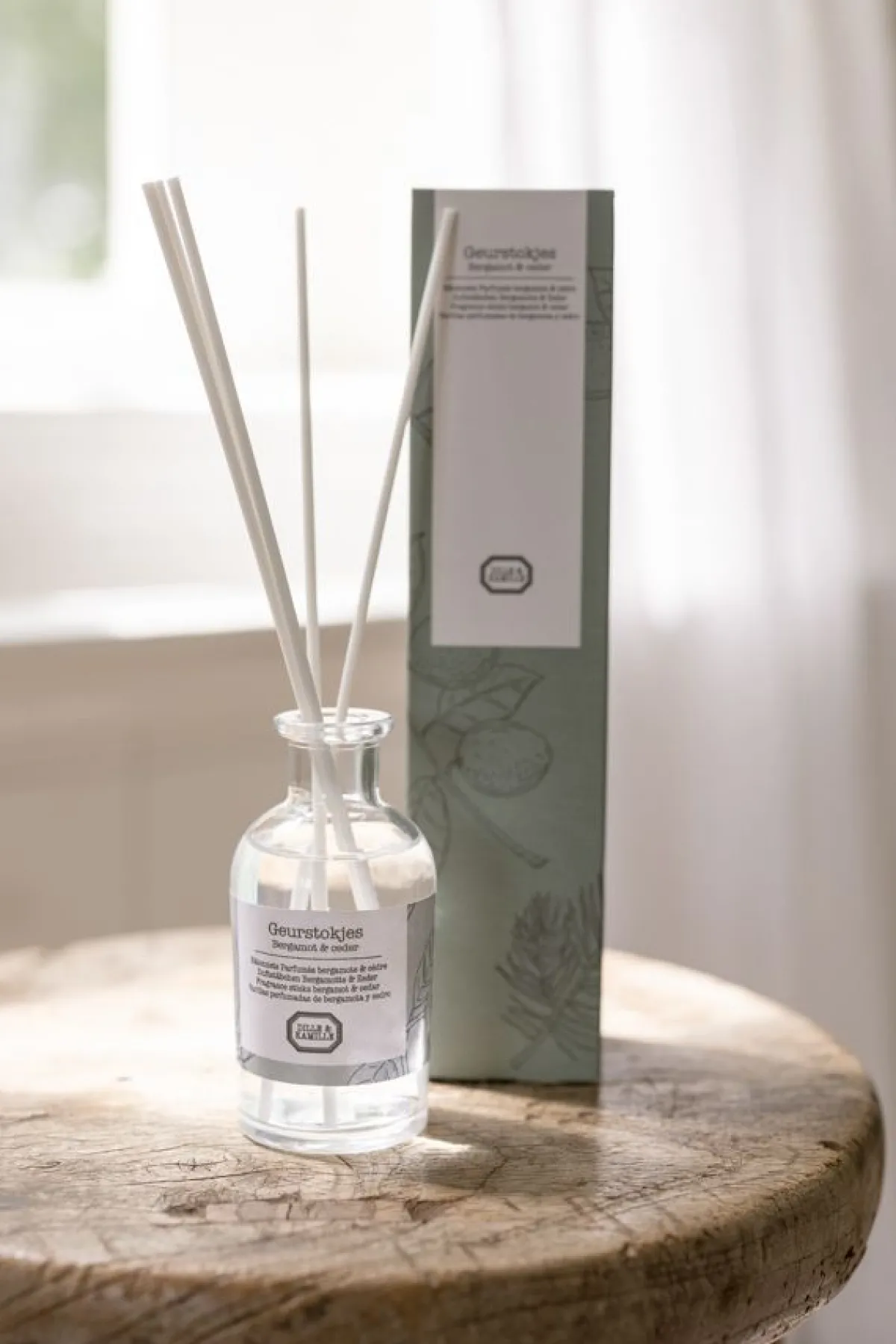 Warm Wonen|Herfst Decoratie*DILLE & KAMILLE Geurstokjes, bergamot en ceder, 100 ml