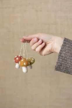 Warm Wonen|Herfst Decoratie*DILLE & KAMILLE Hanger paddenstoel, vilt, bruin met witte stippen