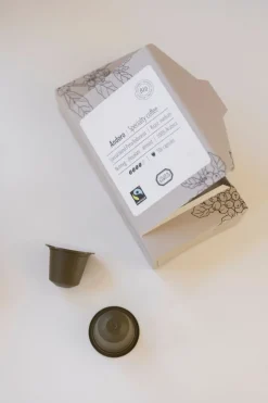Bakken Met Peren|Koffie*DILLE & KAMILLE Koffiecapsules lungo, biologisch, Andoro Peru/Indonesië, 10 stuks