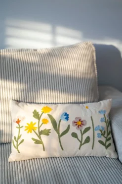 Kussens*DILLE & KAMILLE Kussen met bloemen, katoen, 30 x 50 cm, offwhite