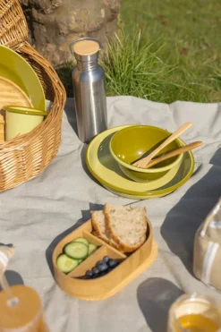 Picknick|Borden*DILLE & KAMILLE Schaal, emaille, olijfgroen met lichtgroen randje, Ø14 CM