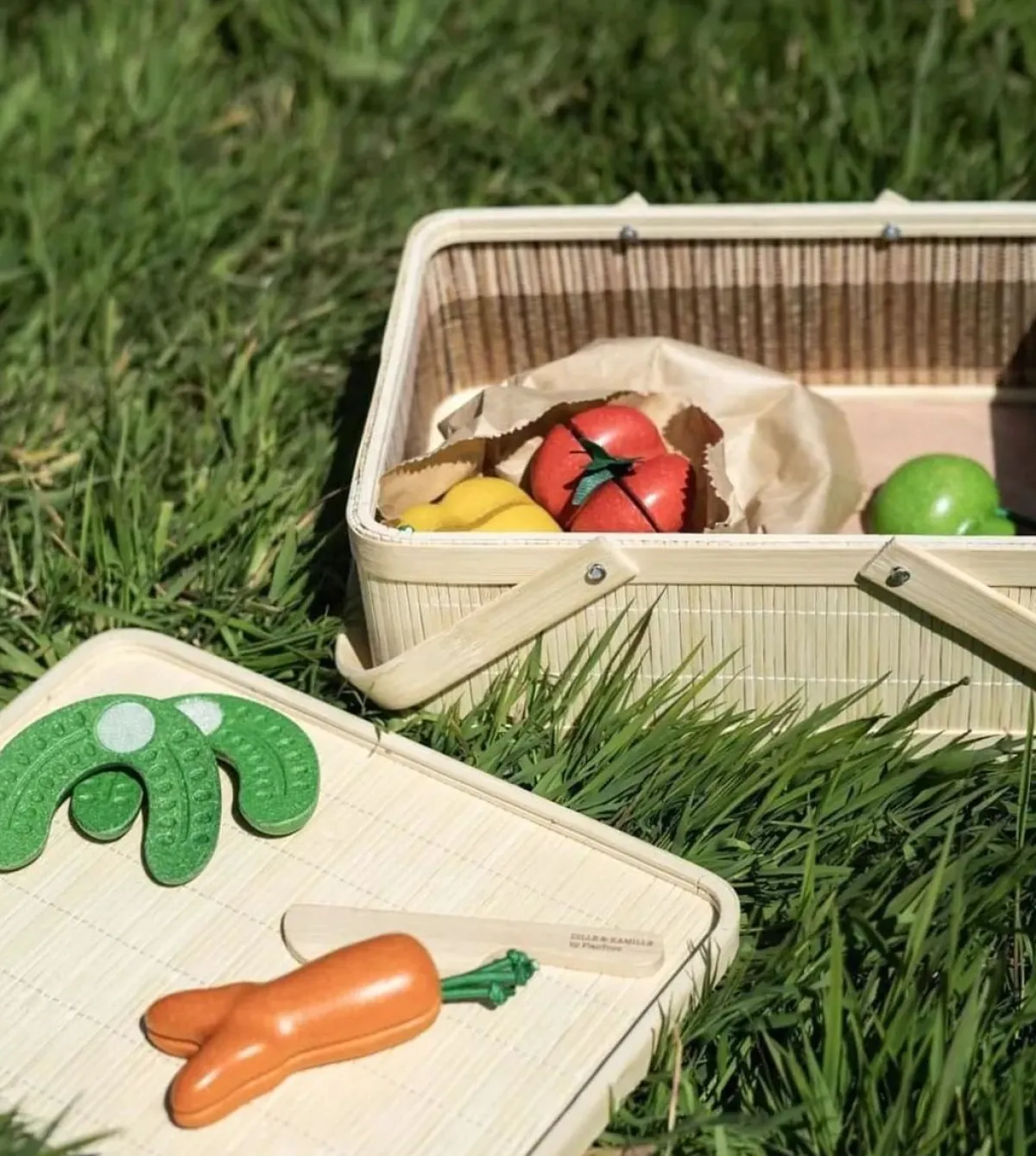 Speelgoed Voor 2 Jaar|Kinderkeuken*DILLE & KAMILLE Snijsetje krom fruit en groente, rubberhout, 18m+