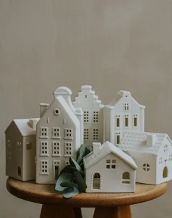 Porseleinen Huisjes|Theelichthouders*DILLE & KAMILLE Theelichthouder, porselein, huisje met klokgevel, 20 cm