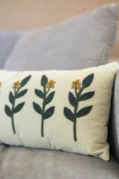 Warm Wonen|Herfst Decoratie*DILLE & KAMILLE Velours kussen, bio-katoen, takjes, groen, 30 x 50 cm