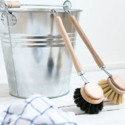 Emmers*DILLE & KAMILLE Zinken emmer met beukenhouten handvat, 10 liter
